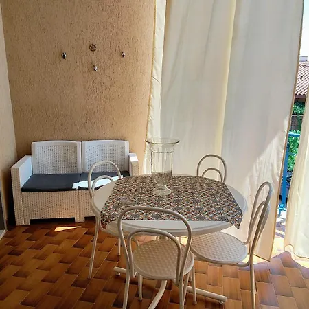 Casa Del Mare Apartment *
